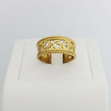 Load image into Gallery viewer, 9ct/18ct Gold Ring Design 7
