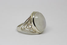 Load image into Gallery viewer, SS Rainbow Moonstone Ring
