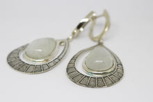 Load image into Gallery viewer, SS Rainbow Moonstone Earring
