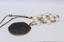 Load image into Gallery viewer, SS RG plated Black Crystal &amp; Pearl Necklace

