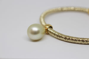 South Sea Pearl (10.5 - 11mm) Gold Bracelet