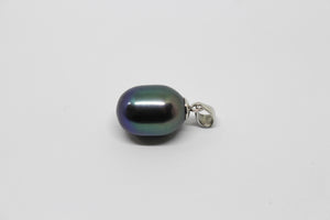 SS dyed Black Fresh Water Pearl Pendant