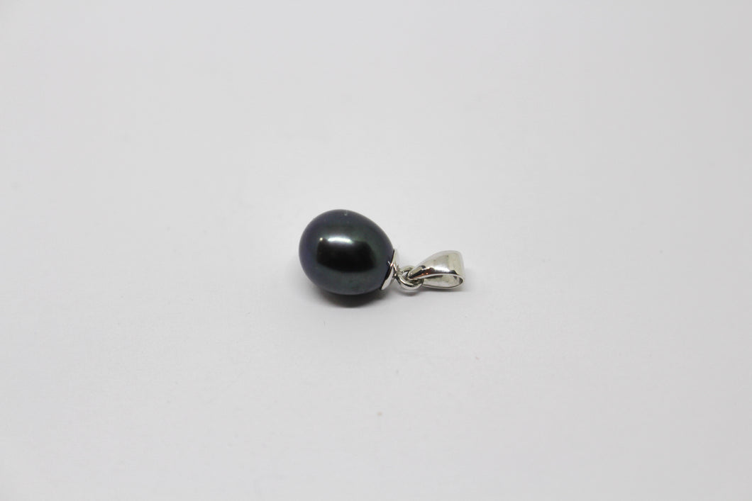 SS dyed Black Fresh Water Pearl Necklace
