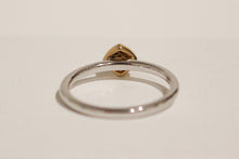 Load image into Gallery viewer, 18ct White Gold Diamond Shape Ring
